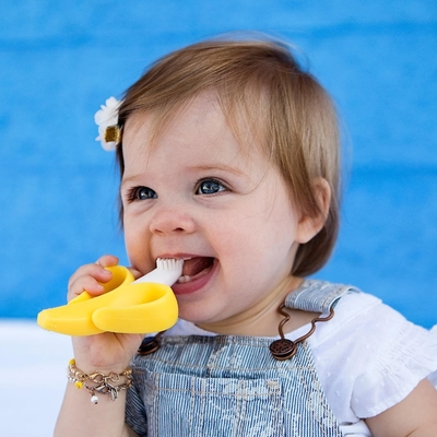 Pain Relief Food Grade Recyclable Silicone Banana Teether For Baby