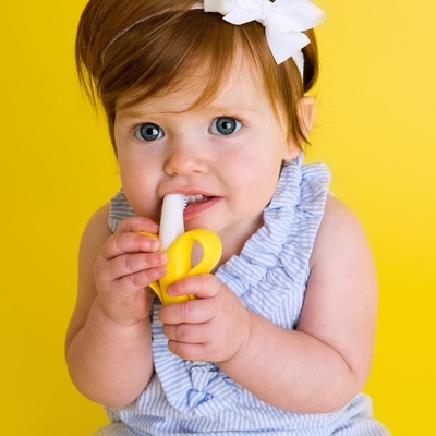 Pain Relief Food Grade Recyclable Silicone Banana Teether For Baby